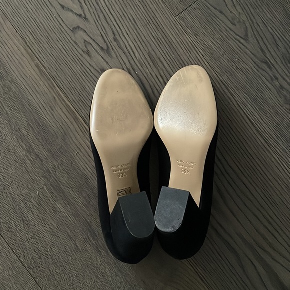 Black Suede Round Toe Block Heel Pumps - Size 39.5 - Picture 5 of 6